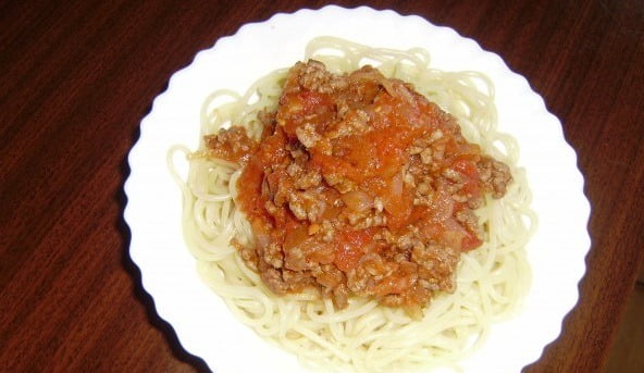 spageti su jautiena ir pomidorais 1
