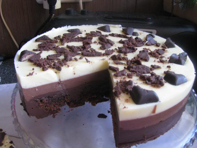 Trijų šokoladų tortas
